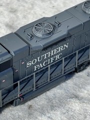 Beautiful Southern Pacific RR Bloody Nose Scheme GP-38-2 Diesel Engine N Gauge