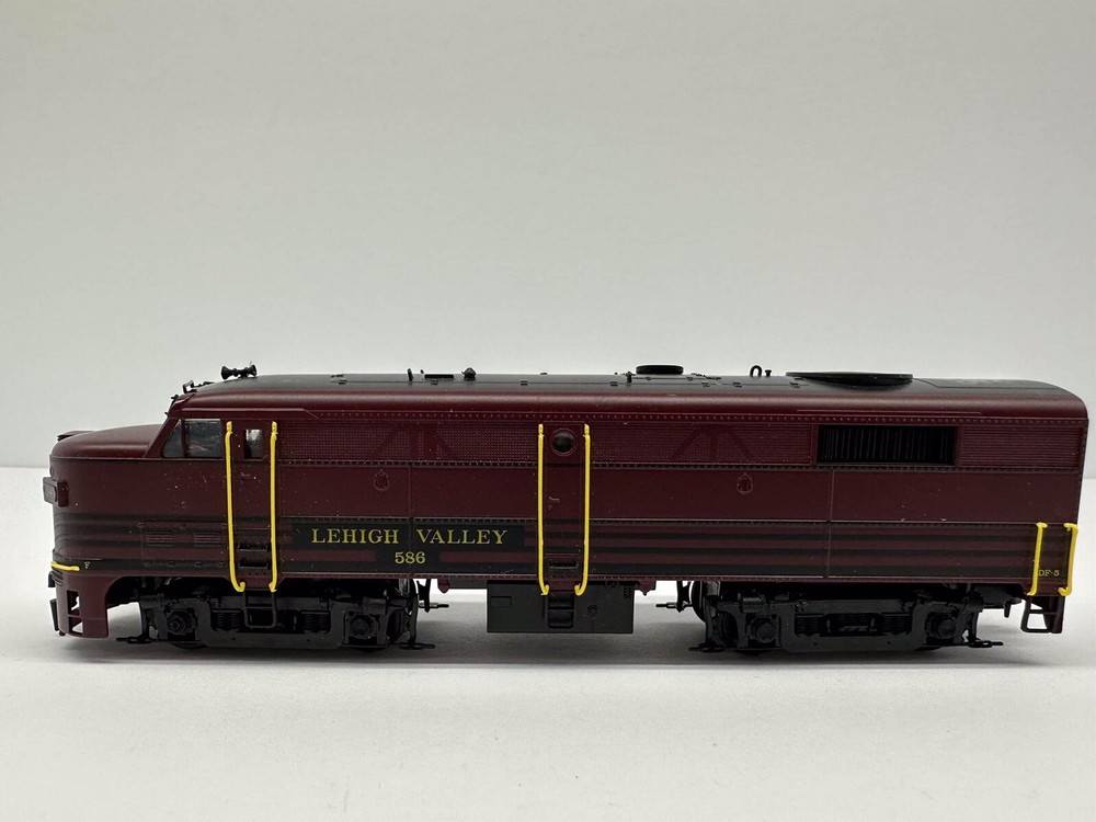Life-Like HO #586 Lehigh Valley FA2 Diesel Engine Locomotive
