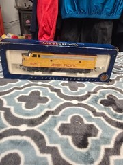 Bachmann Locomotive HO Scale Union Pacific F9 Diesel Original Box Item NO 61501
