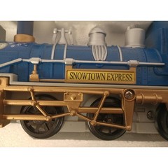 2010 Hawthorne Village Snowtown Express Train Locomotive Tender Goldlok NEW