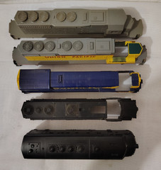 HO Scale Model Train Body Shells x 5 Locomotive Bodies Santa Fe, Union Pacific