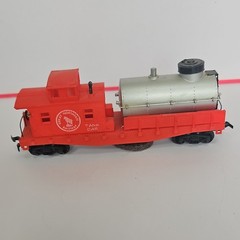 Great Northern Railway HO Tank Car Locomotive Analog Powered Plastic Red/Silver