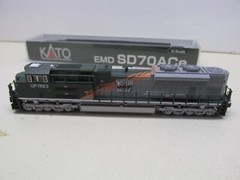 KATO # 176-8410 ~ WESTERN PACIFIC SD70ACe POWERED LOCOMOTIVE # 1983~ N SCALE