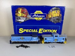 HO Athearn Special Edition SW1200 & Caboose 2200
