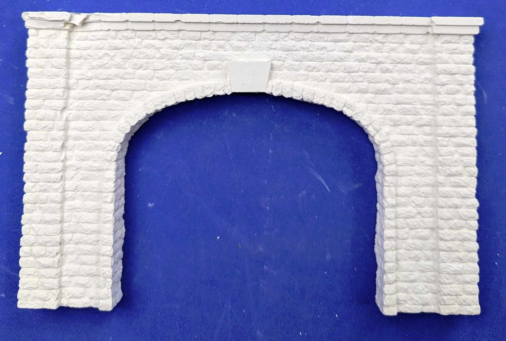 HO DOUBLE TUNNEL PORTAL EXTREME DETAIL READY TO INSTALL CAST PLA EB00224 BIN 018