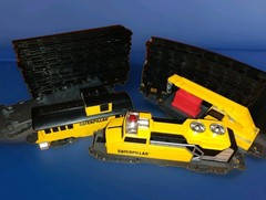 Caterpillar Electric Train & Carriages With Track by Toy State