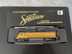 Bachmann Spectrum HO GE Dash 8-40C Diesel Union Pacific Cab 9194 Item #85011 NIB