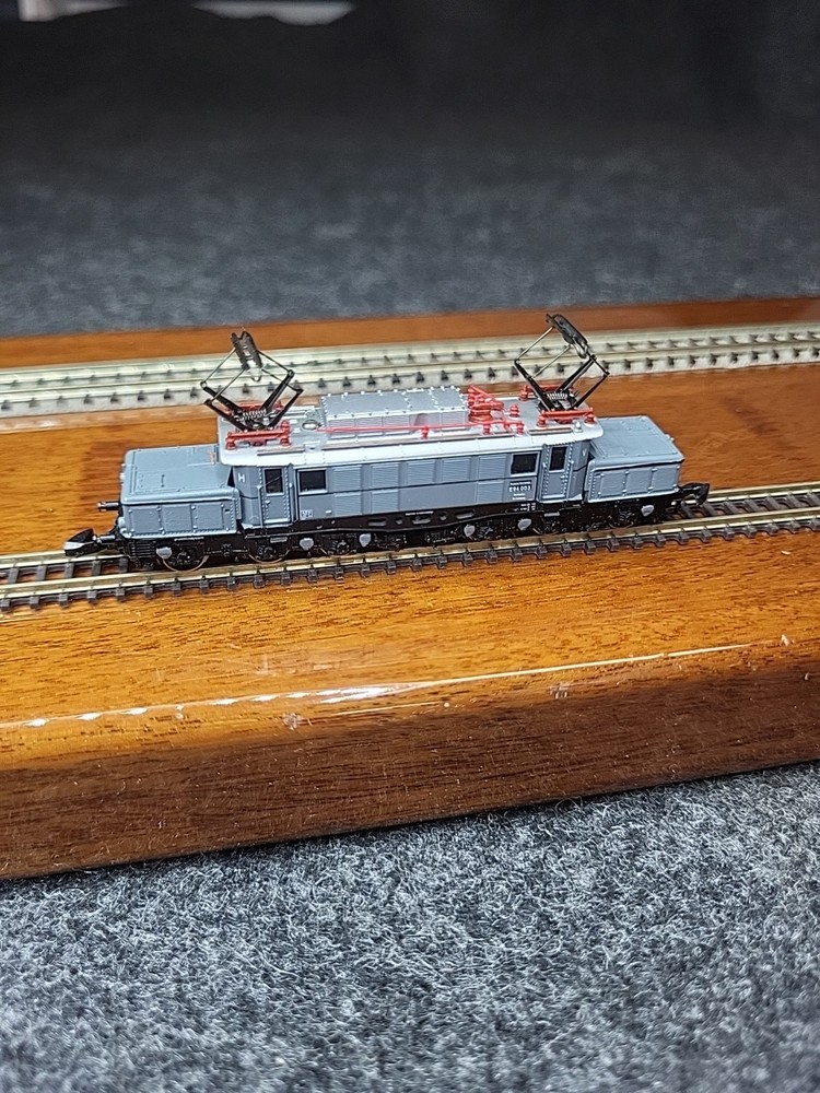 Marklin Z Scale DR Class E94 Crocodile Electric Locomotive Out Of Set 8887