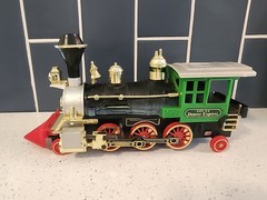 1981 Denver Express Train Engine New Bright D&W R.R. Toy Locomotive. Working.