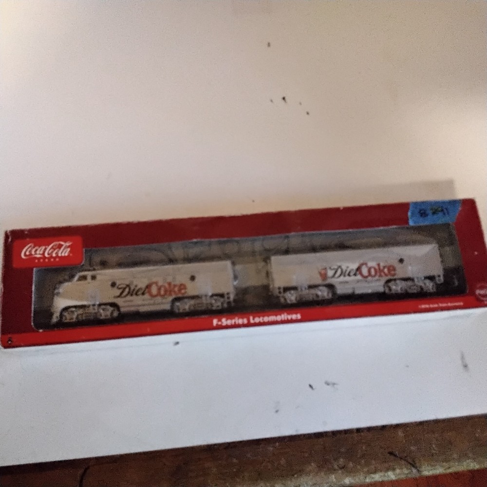 Athearn #8291 HO Scale Diet Coke F-Series Locomotives A and B Units