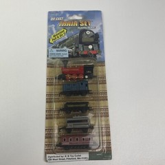 Soma International Die Cast Train Set Motorized Pull and Go Red Engine 2010