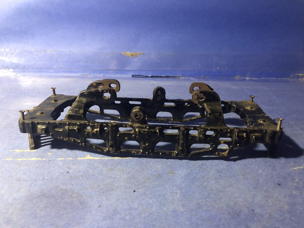 Ives Prewar Locomotive Chassis (Cast Iron)