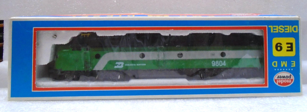 HO Model Power 923 EMD E9 B&N Powered Diesel Locomotive #9804 NIB