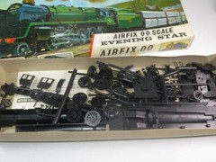 AIRFIX OO MODEL RAILWAY KIT EVENING STAR STEAM LOCO Unmade Red Stripe Box