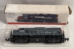 Southern Pacific Locomotive # 9725 Model Train – Open Box