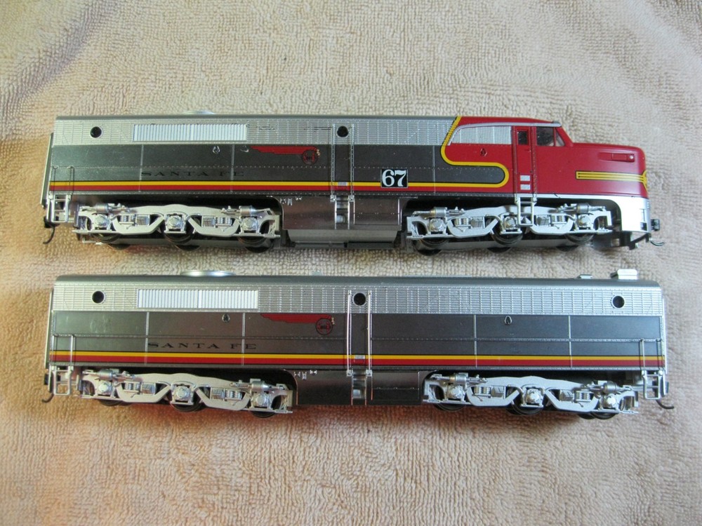 HO Scale Walthers SF PA/PB #67 Both Powered DC/Sound &DCC/Sound HEAVY [Lot 144]