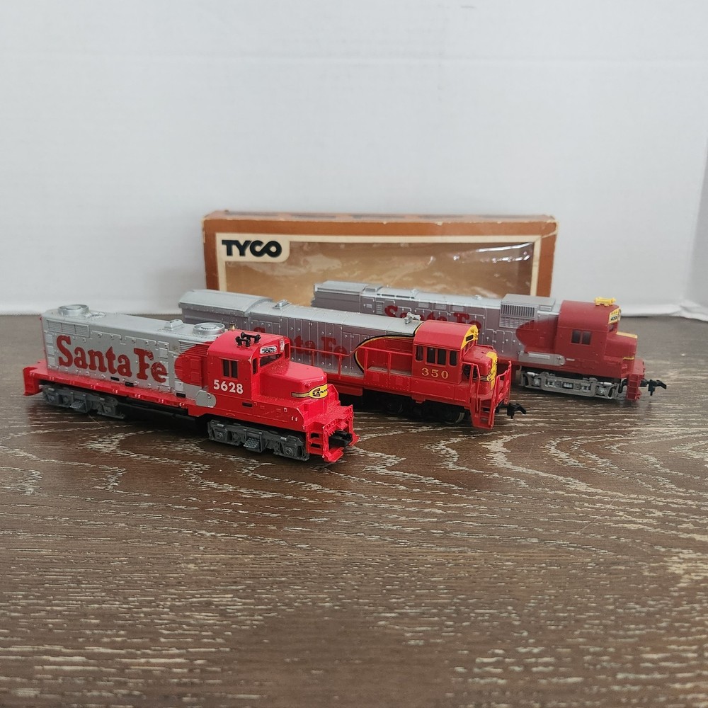 Lot of 3 Miscellaneous HO Santa Fe Diesel Locomotives Not Working/Parts Only
