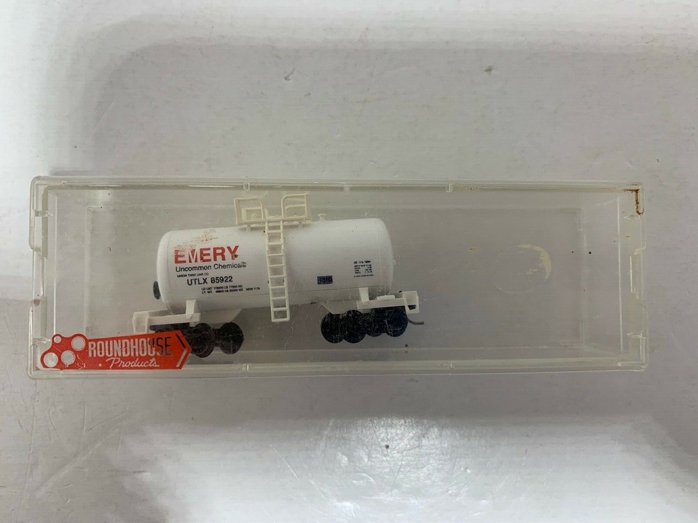 ROUND HOUSE N SCALE 30’ MODERN TANK CAR EMERY UTLX 85922 FREE SHIPPING