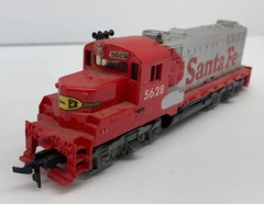 HO Scale Tyco Diesel Loco Railroad Train Santa Fe #5628