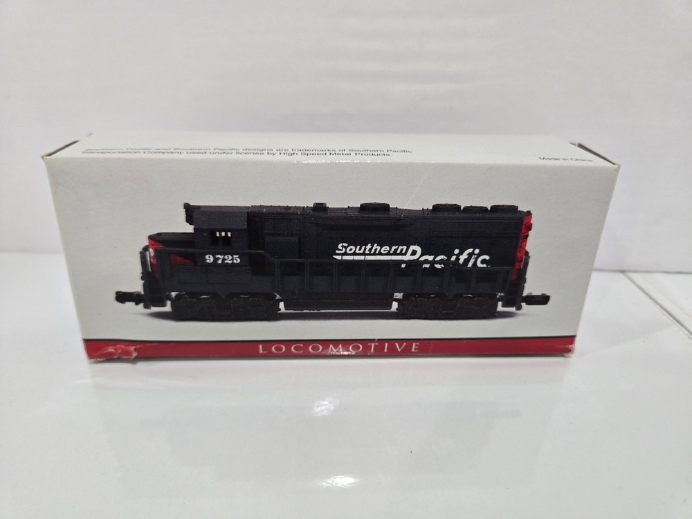 Southern Pacific Locomotive #9725 GP-35 Model High Speed Toy Car Train