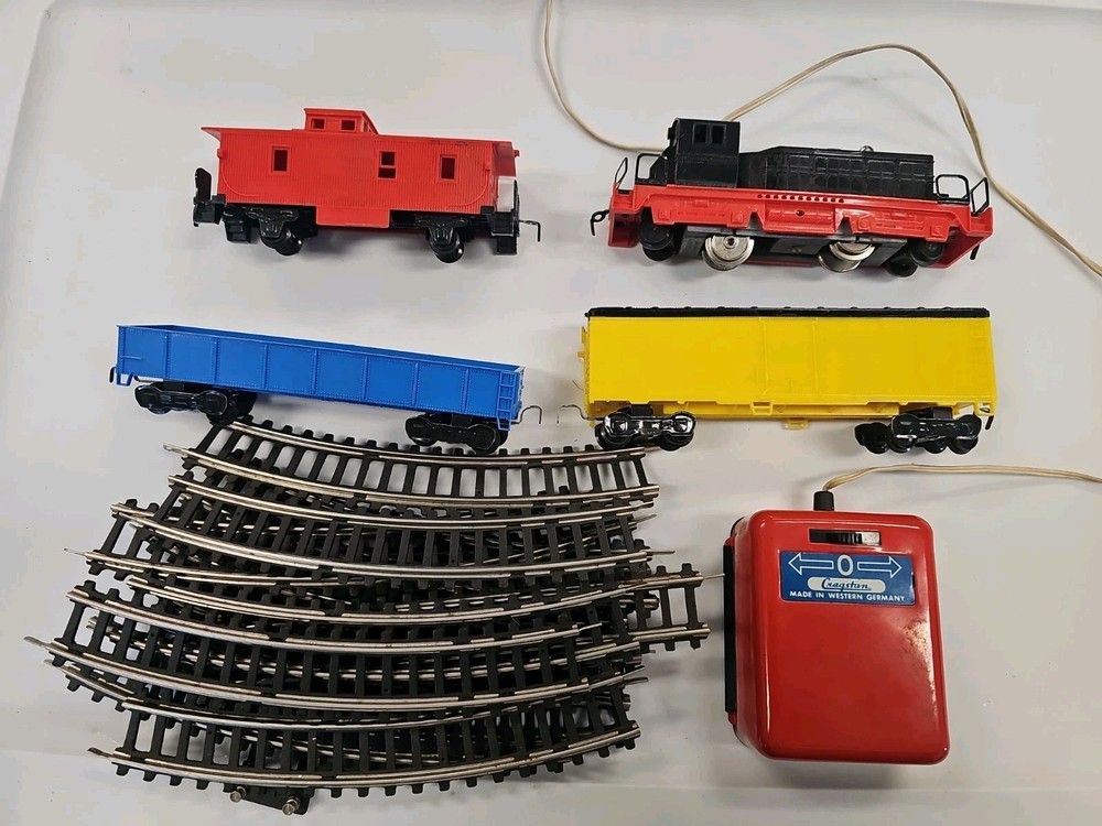 Ho Made in Western Germany Black and Red Diesel Locomotive – See Description