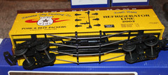 USA TRAINS G PLASTIC MODELS USA TRAINS LOT OF 5 ASSORTED BOX CARS