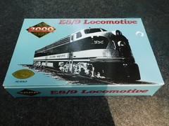 9922A Proto 2000 21002 HO CB&Q Burlington E8/9 Diesel Locomotive Box & Extras?