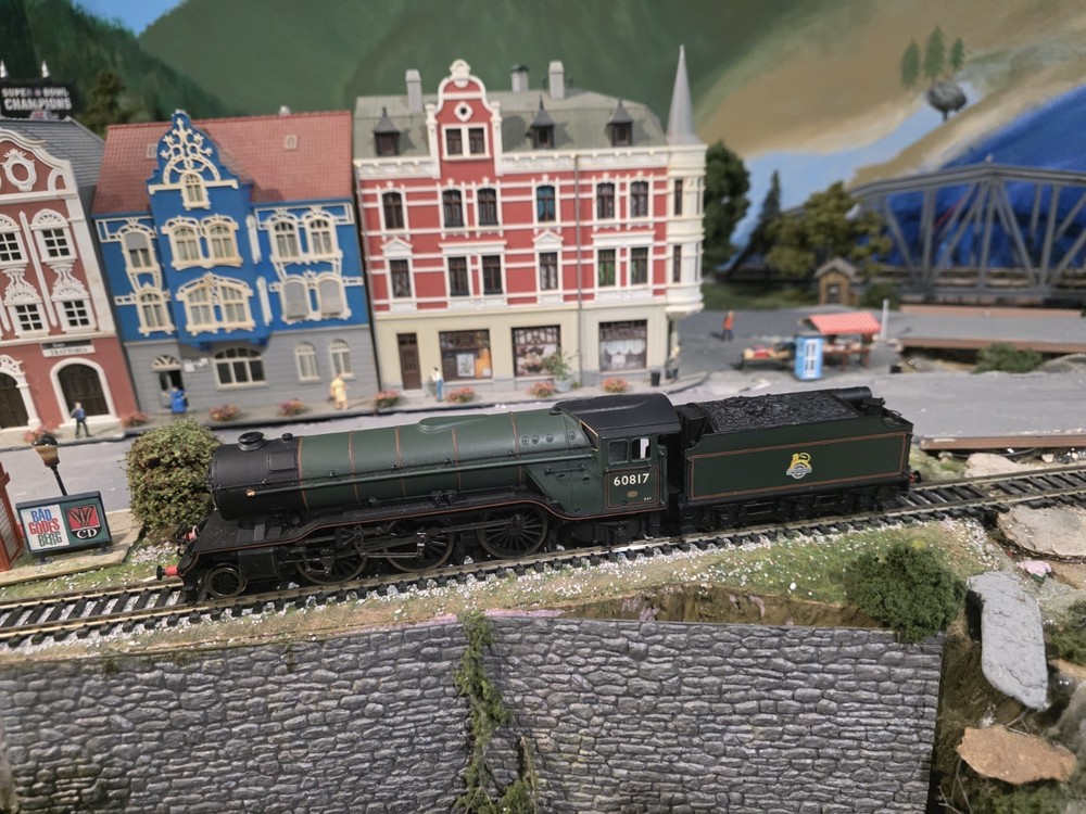 Bachmann Branchline BR Class V2 Locomotive OO Scale DC
