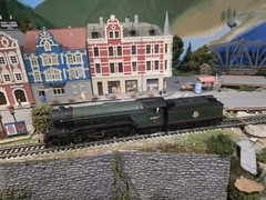 Bachmann Branchline BR Class V2 Locomotive OO Scale DC
