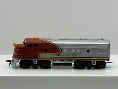 Vintage Tyco HO Santa FE EMD F7 Diesel locomotive #4015 Red, Silver &Yellow
