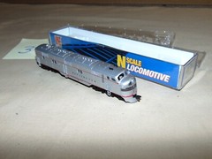 LIFE LIKE N 7028 BURLINGTON DIESEL E7 POWERED A UNIT + BOX #37