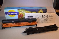 Athearn SD-9 Milwaukee Road dummy engine