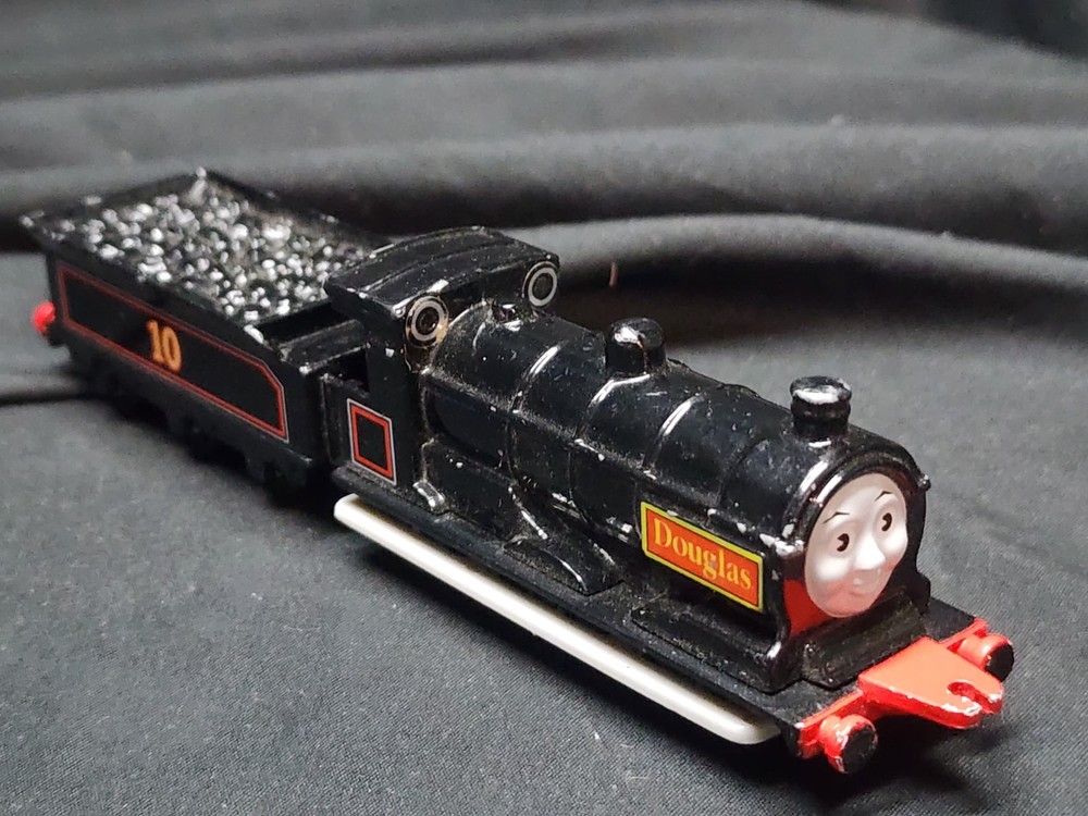 ERTL Vintage Thomas The Tank Engine & Friends “Douglas” Number 10 1992 diecast