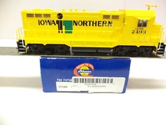 Athearn Ho 91548, CF-7 locomotive, Iowa Northern 2493