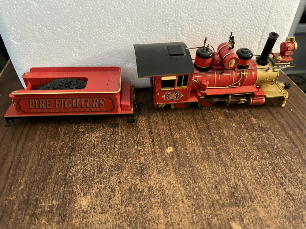 Bachmann Hawthorne Village Fire Fighter Steam Locomotive & Tender On30 Scale As