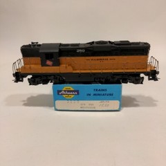 HO Athearn 3159 GP9 Milwaukee Road TESTED KADEES MILW 289