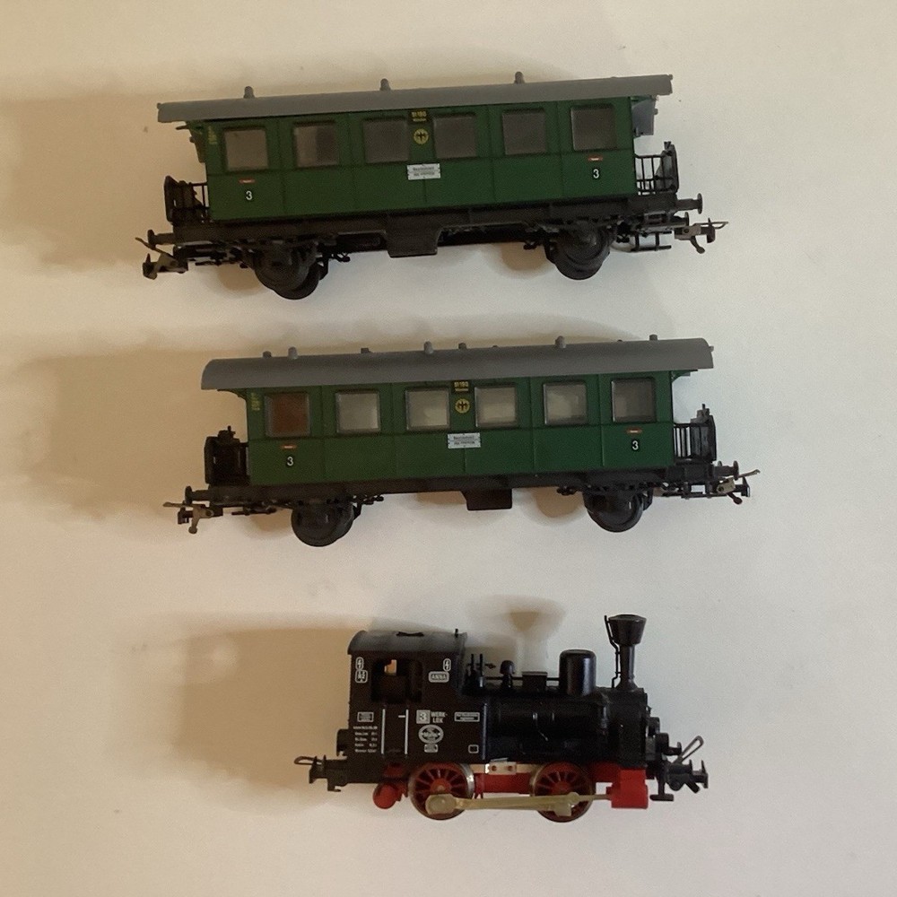 Fleischmann Anna Werk-Lok 0-4-0T locomotive with 2 x Passenger carriages HO