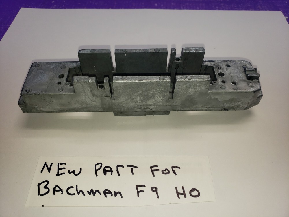 DIECAST CHASSIS UNDERFRAM BACHMANN HO 61502 EMD F9 DIESEL LOCOMOTIVE NEW PART