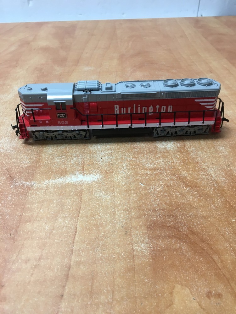 Vintage TYCO HO Scale Burlington 502 Diesel Locomotive Train Engine READ