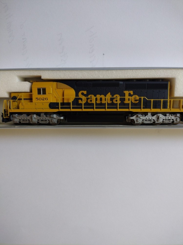 Kato N Scale SF #5026 Santa Fe Locomotive 176-4907 EMD SD40-2 Snoot NOS
