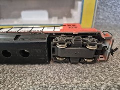 Mix Set of Atlas HO Model Railroad Engine and cars
