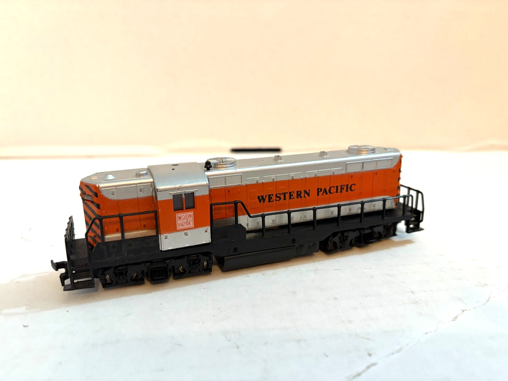 A.H.M. HO Locomotive Western Pacific – Box Has Some Wear DG883