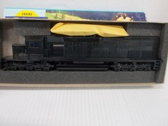 ATHEARN # 4554 ~ UNDECORATED SD40T-2 DUMMY LOCOMOTIVE ~ HO SCALE ~ LOT M