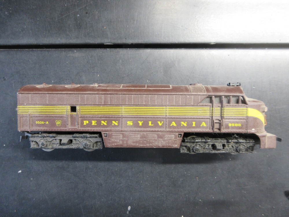 AHM ho PRR DIESEL LOCOMOTIVE DUMMY vintage LOT#36