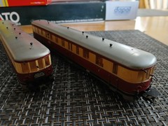 Vintage OO/HO scale 2 Car DMU Set