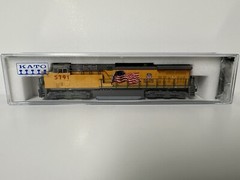 Kato N Scale – GE AC4400CW – UP # 5791 – Building America – With Flag – 176-7008