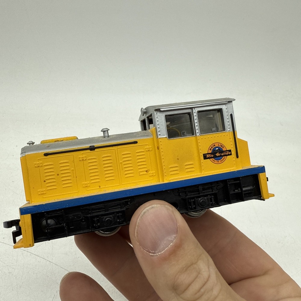 HO Scale Rio Grande Main Line The Rockies Yellow Yard Switcher Powered Engine