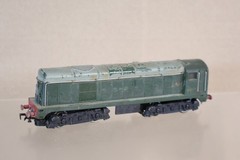 HORNBY DUBLO 2230 2 RAIL BR GREEN CLASS 20 DIESEL LOCOMOTIVE D8017 op
