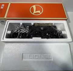 Lionel 18853 AT&SF JC Penney GP9 Diesel Engine Showcase Not Included EX In Box