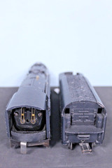 Lionel Postwar #681 Turbine & #2046W PRR Tender – No Box (E1)